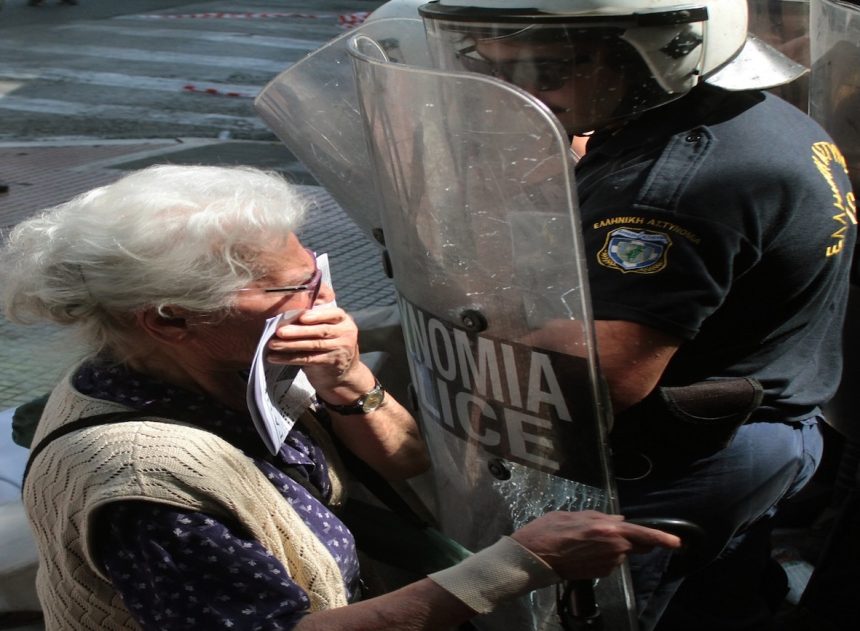 ΣΥΝΤΑΞΕΙΣ ΠΕΙΝΑΣ! ΠΑΛΗ ΤΑΞΙΚΗ;