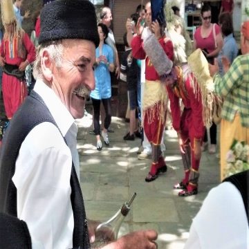 ΖΟΥΡΝΑΤΖΗΔΕΣ ΚΑΙ ΝΤΑΟΥΛΙΑ ΤΟΥ ΠΗΛΙΟΥ