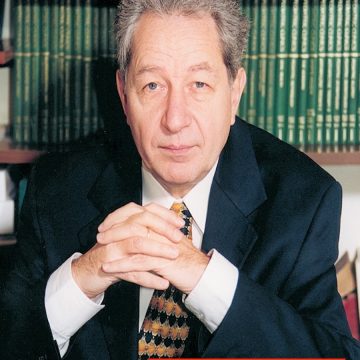 Ο ΘΕΑΤΡΟΛΟΓΟΣ ΒΑΛΤΕΡ ΠΟΥΧΝΕΡ Ο ΘΕΑΤΡΟΛΟΓΟΣ ΒΑΛΤΕΡ ΠΟΥΧΝΕΡ